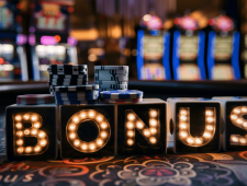 Бонусы и акции в лицензионных казино: какие бывают их разновидности?